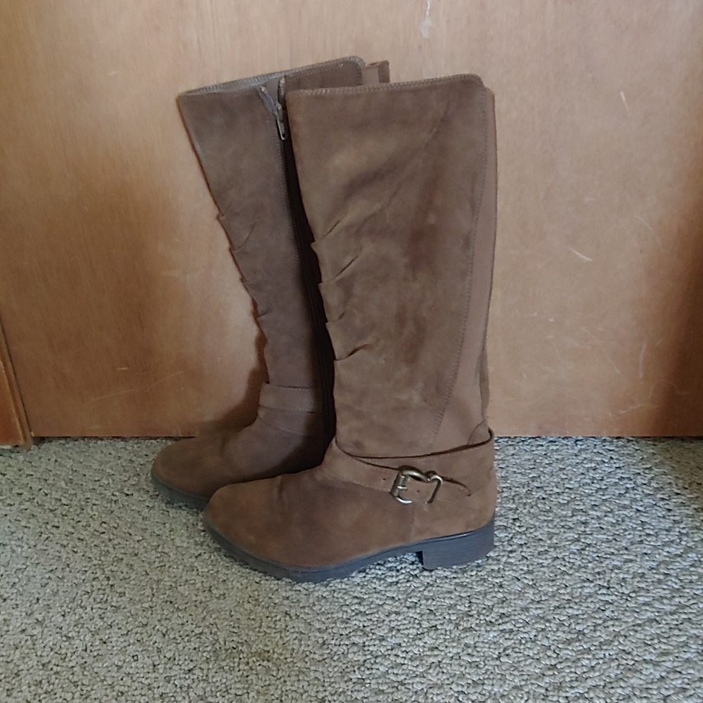 Brown knee high boots size 7